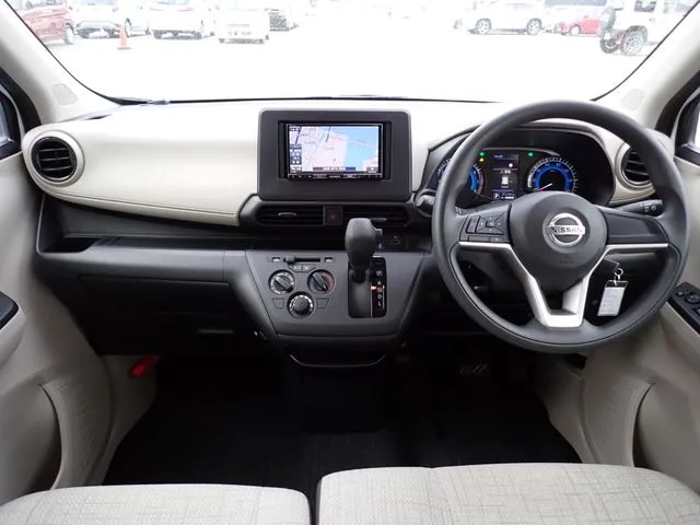 ニッサン　デイズ