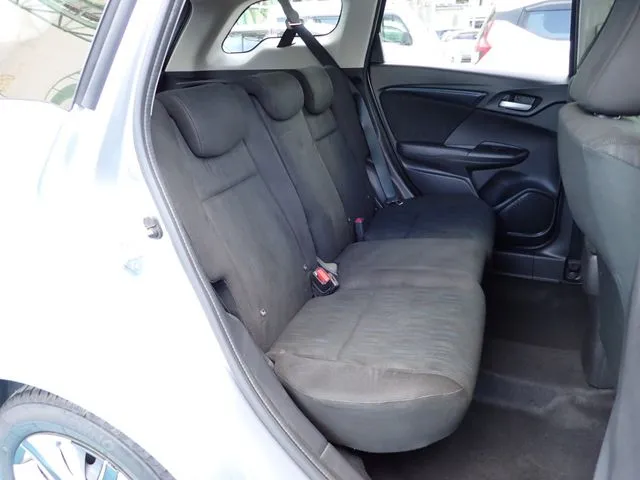 シャトル　ハイブリッド（ホンダ）の車両写真