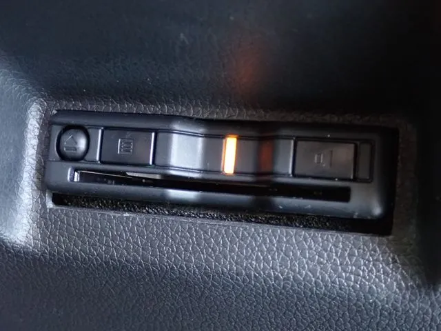 シャトル　ハイブリッド（ホンダ）の車両写真