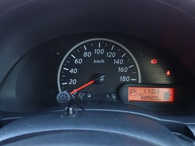 ニッサン　マーチ