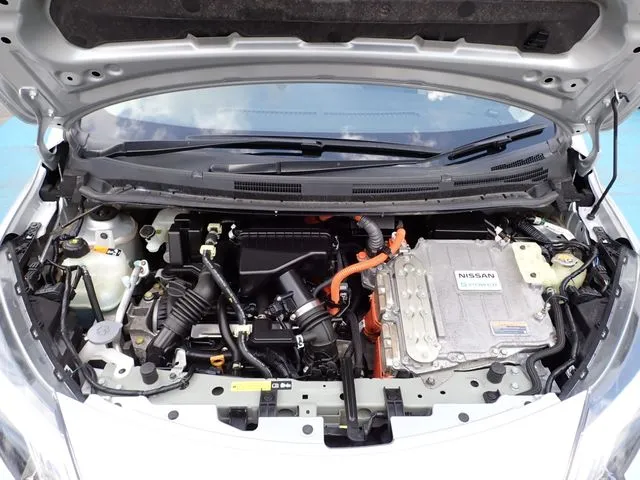 ニッサン　ノート　４ＷＤ