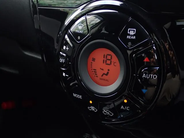 ニッサン　ノート　４ＷＤ