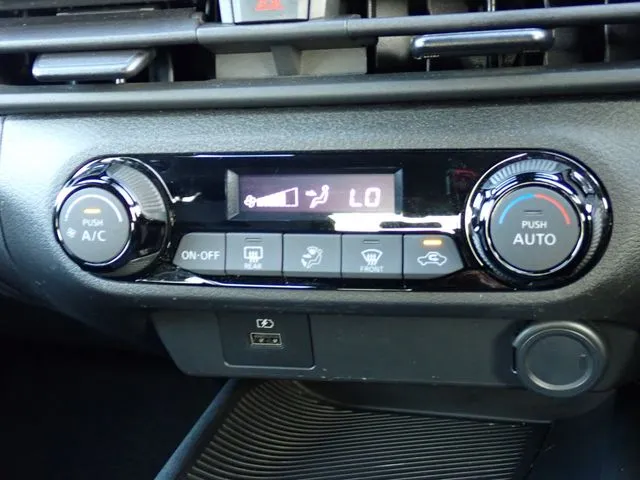 ニッサン　ノート