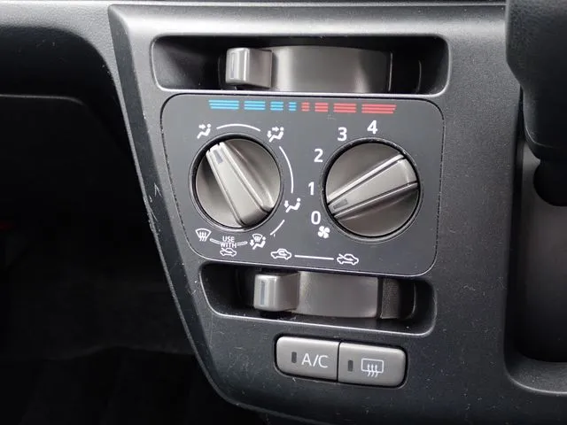 ダイハツ　ミラ　イース