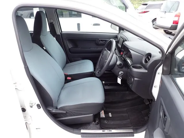 ダイハツ　ミラ　イース