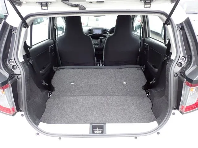 ダイハツ　ミラ　イース