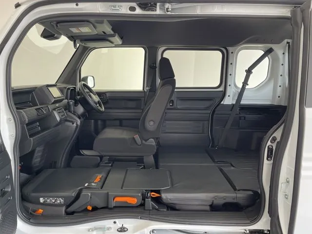 N-VAN(ホンダ)の車両写真