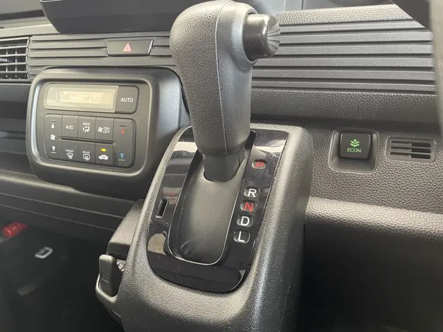 N-VAN(ホンダ)の車両写真