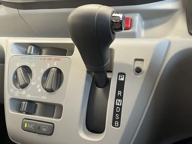 ダイハツ　ミラ　イース