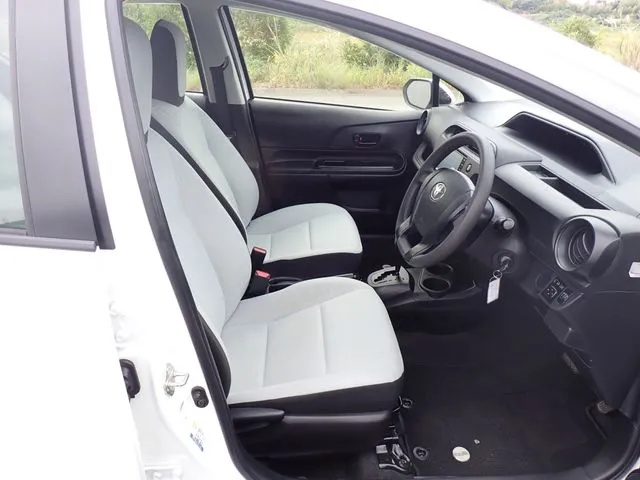 トヨタ　アクア