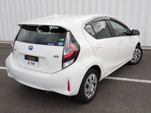 トヨタ　アクア