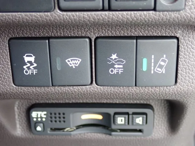 ホンダ　フリードプラス　ハイブリッド