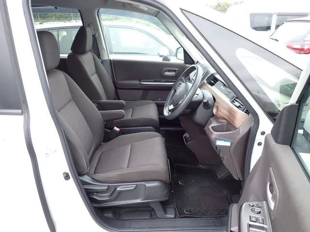 ホンダ　フリードプラス　ハイブリッド