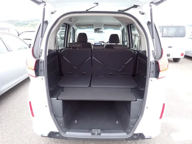 ホンダ　フリードプラス　ハイブリッド