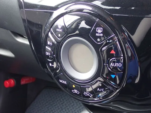 ノート（ニッサン）の車両写真