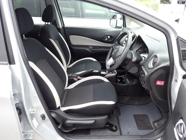 ノート（ニッサン）の車両写真