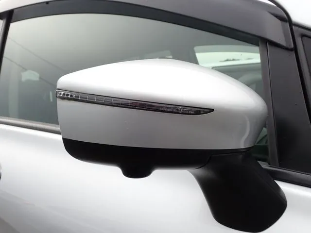 ノート（ニッサン）の車両写真