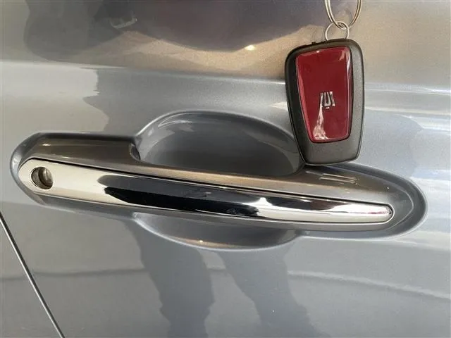 トヨタ　クラウン　セダン　ハイブリッド