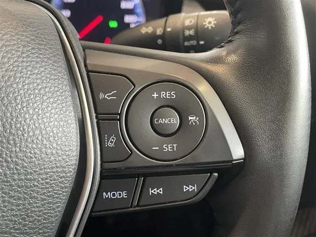 トヨタ　クラウン　セダン　ハイブリッド