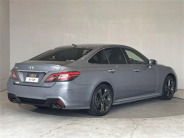 トヨタ　クラウン　セダン　ハイブリッド