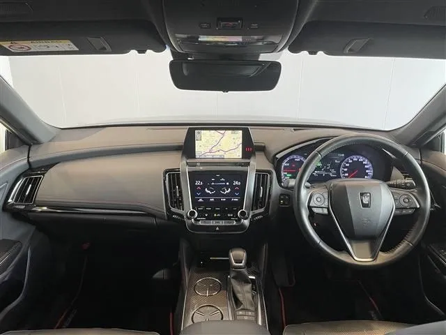 トヨタ　クラウン　セダン　ハイブリッド