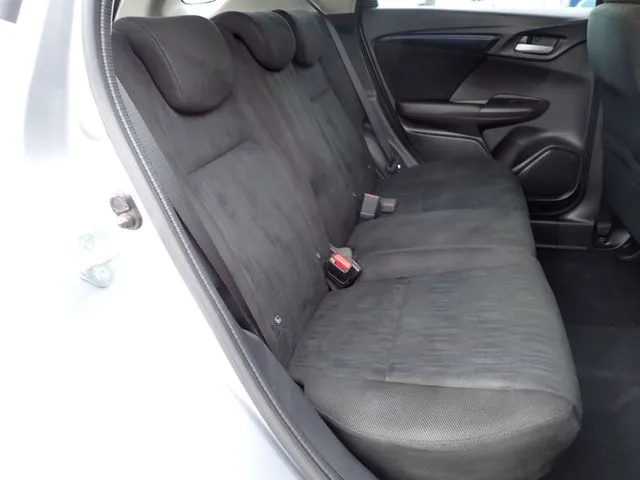 シャトル　ハイブリッド（ホンダ）の車両写真