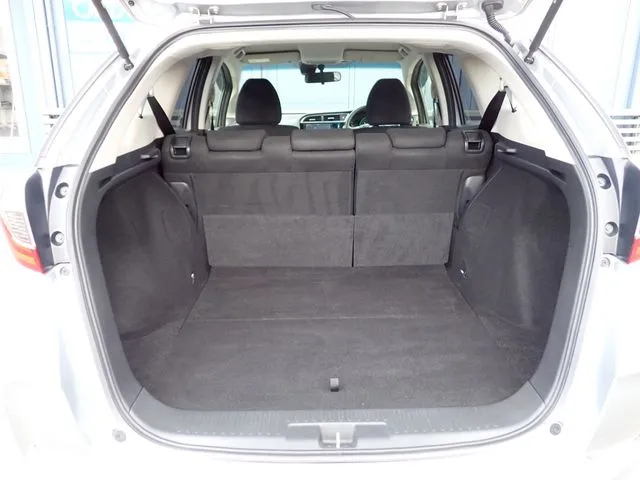 シャトル　ハイブリッド（ホンダ）の車両写真