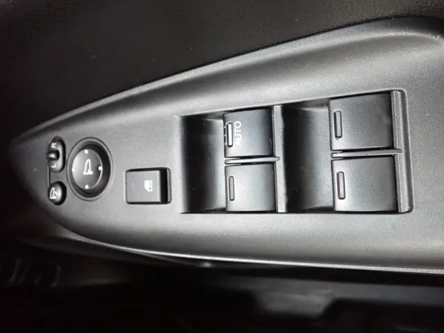 シャトル　ハイブリッド（ホンダ）の車両写真