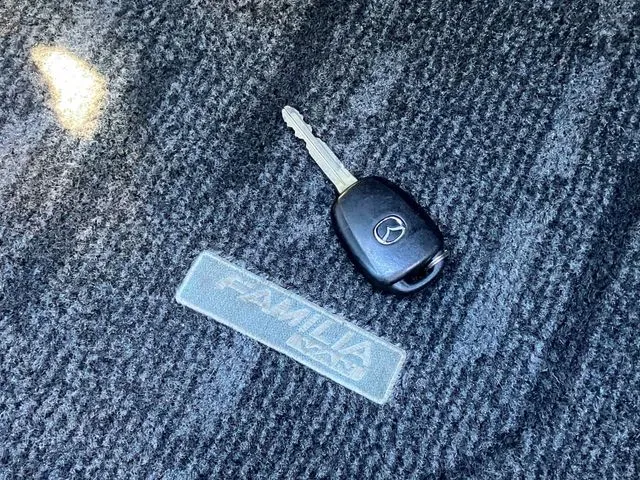 マツダ ファミリアバン 2WD