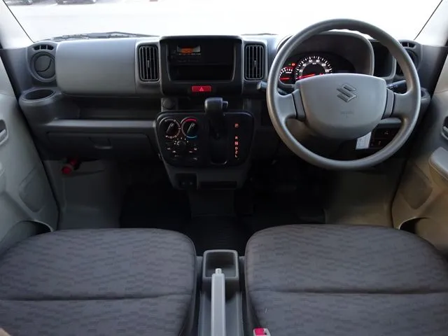 エブリイバン（スズキ）の車両写真