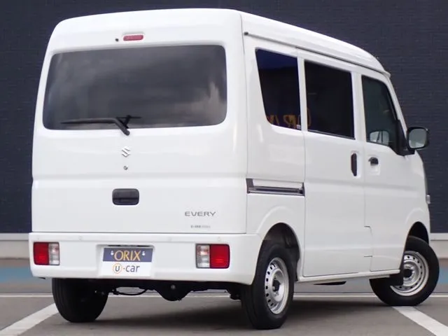 エブリイバン（スズキ）の車両写真
