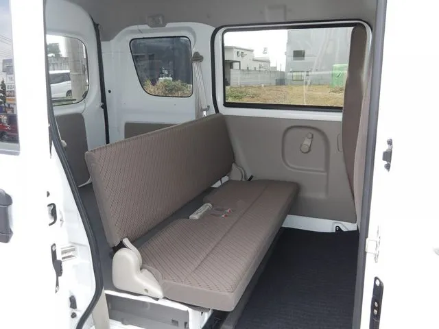 エブリイバン（スズキ）の車両写真