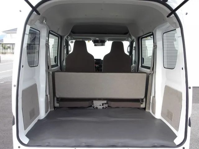 エブリイバン（スズキ）の車両写真