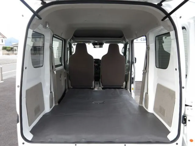 エブリイバン（スズキ）の車両写真