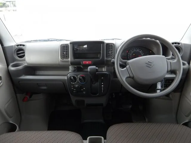 エブリイバン（スズキ）の車両写真