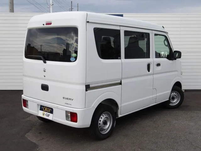 エブリイバン（スズキ）の車両写真