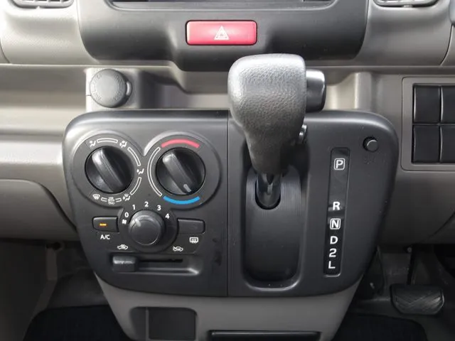 エブリイバン（スズキ）の車両写真