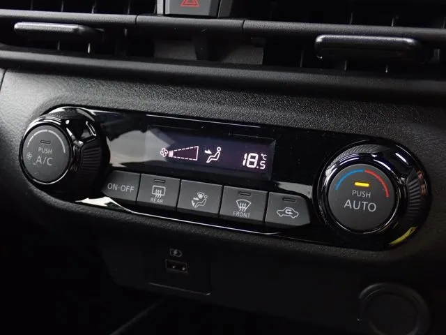 ノート(ニッサン)の車両写真