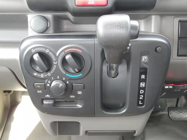 エブリイバン（スズキ）の車両写真