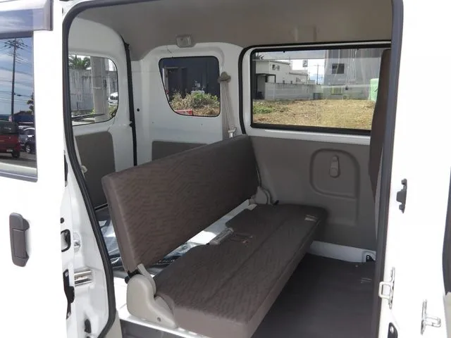 エブリイバン（スズキ）の車両写真