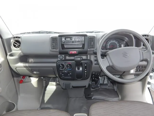 エブリイバン（スズキ）の車両写真