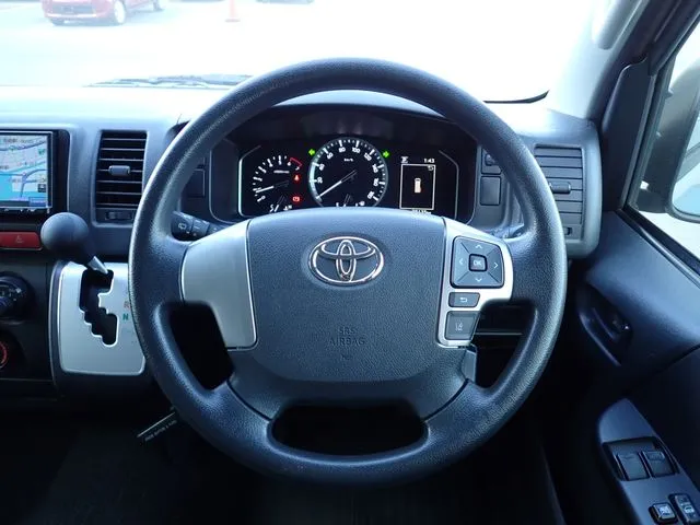 トヨタ　ハイエースバン　１．２５ｔ　２ＷＤ