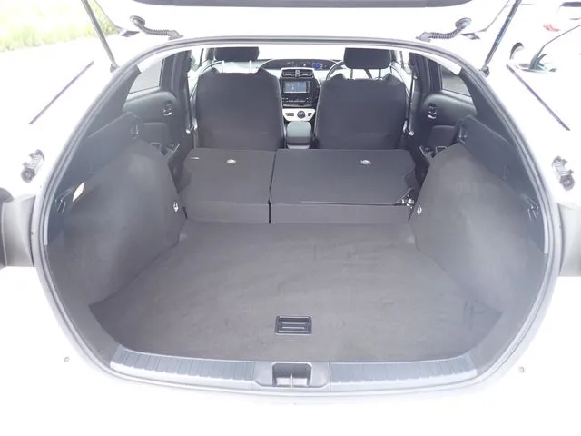 トヨタ プリウス