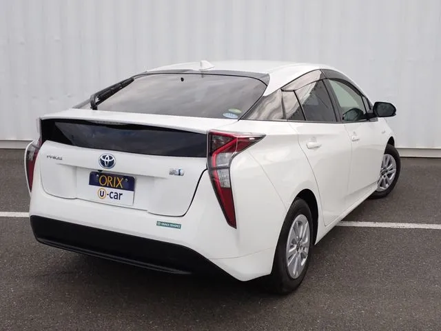 トヨタ プリウス