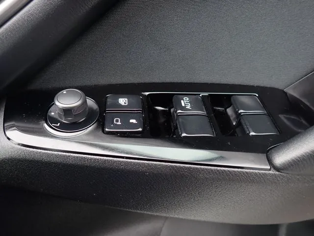 マツダ　アクセラ　セダン