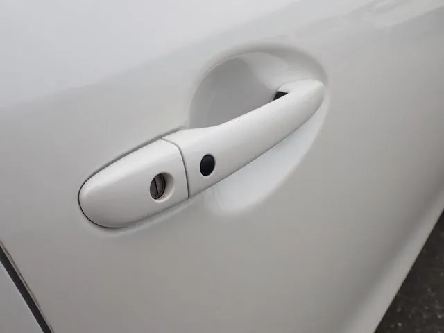 マツダ　アクセラ　セダン