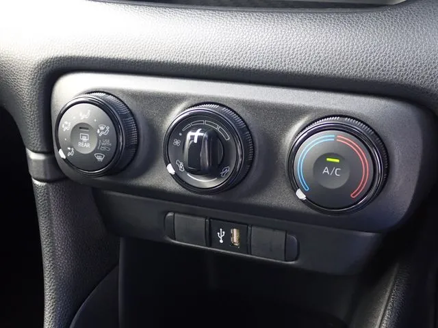 トヨタ　ヤリス