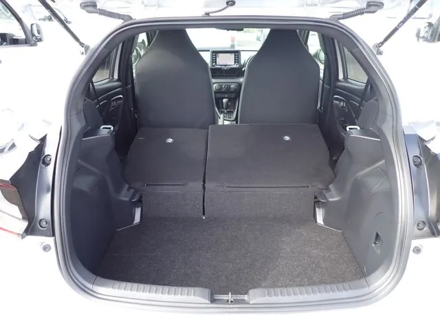 トヨタ　ヤリス