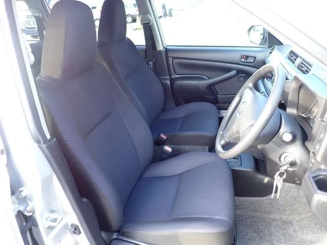 トヨタ　プロボックスバン　ハイブリッド