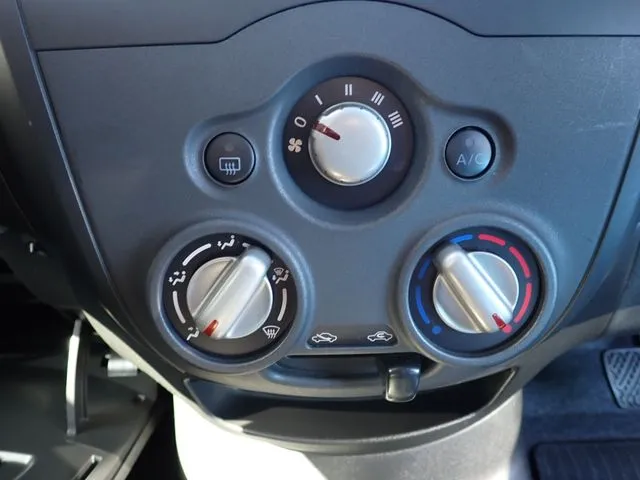 ニッサン　ノート